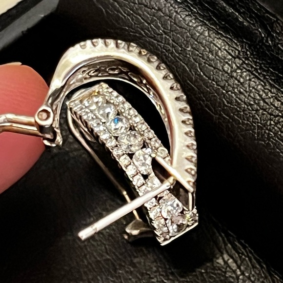 3-Piece Exquisite 925-QCD lab grown diamonds pendant and earrings set - Picture 6 of 17